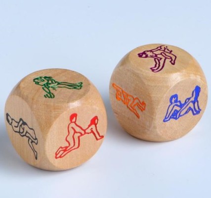 Кубики игральные &quot;Позы&quot; из дерева (2.9 × 2.9 см)
